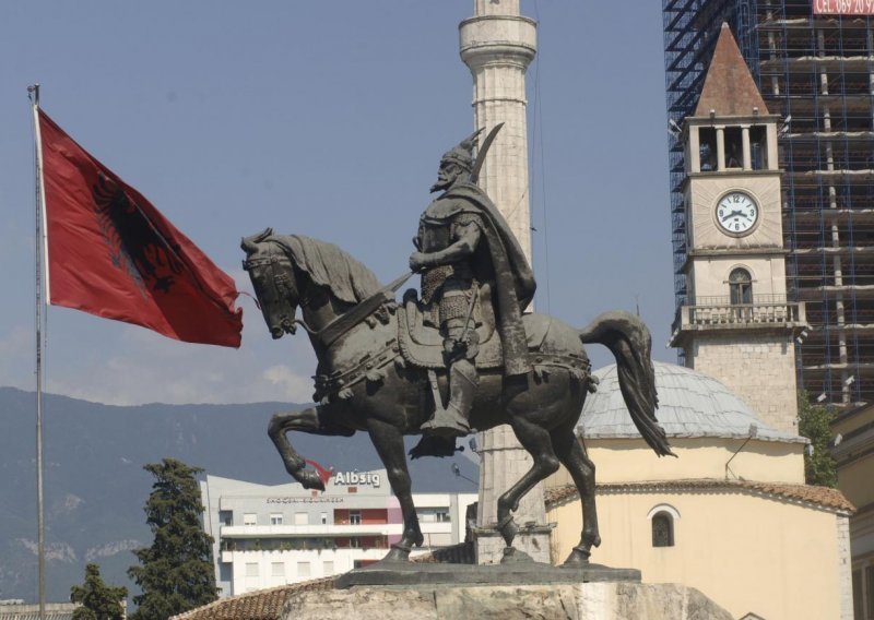 Turska financira gradnju velike džamije u Tirani