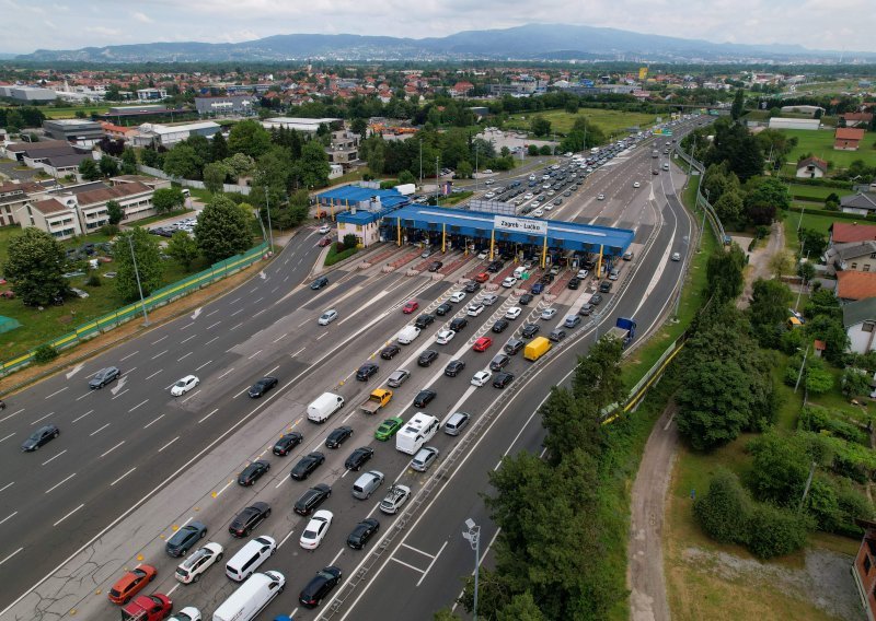 Na Lučkom sve više raste kolona u smjeru Zagreba, na Krku i dalje krkljanac