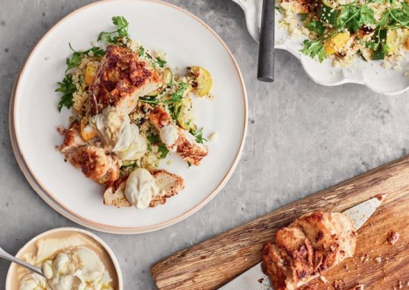Sočna piletina s prepečenim tikvicama i kuskusom prema receptu slavnog Jamiea Olivera