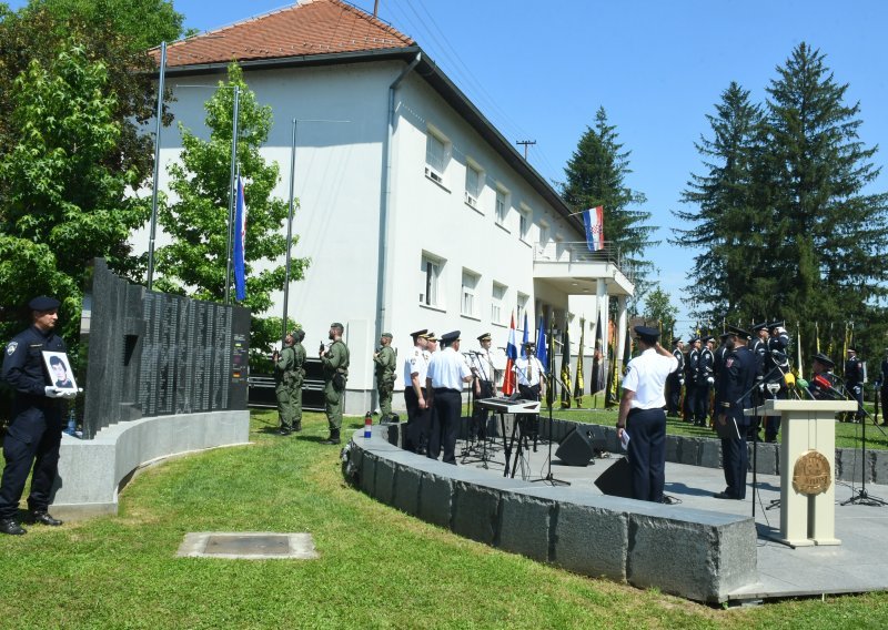 Božinović u Glini: 'Izražavamo najdublju zahvalnost onima koji su stvorili državu'