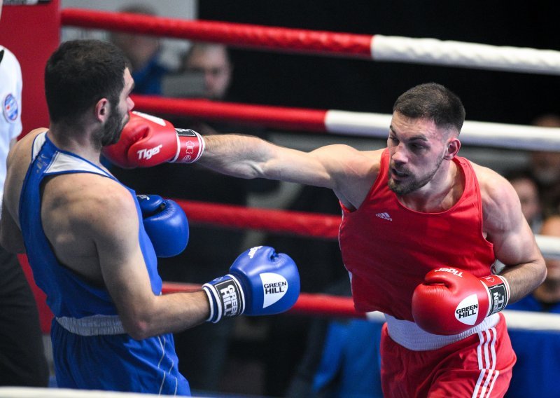 Troje hrvatskih predstavnika u boksu izborilo nastupe u četvrtfinalima