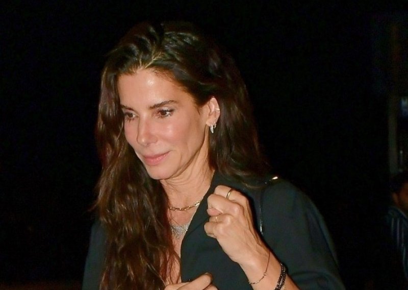 Ne viđamo je često: Sandra Bullock dugo nije izgledala ovako dobro i chic