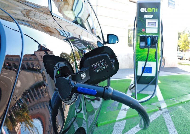 Udar na vozače električnih vozila; Petrol i HEP digli cijene punjenja