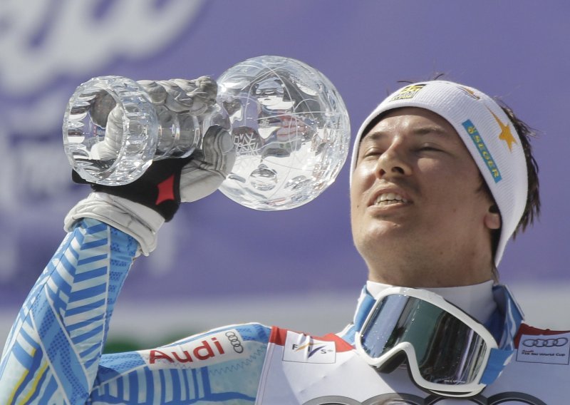 Myhrer takes crystal globe in slalom, Kostelic in super-combined discipline