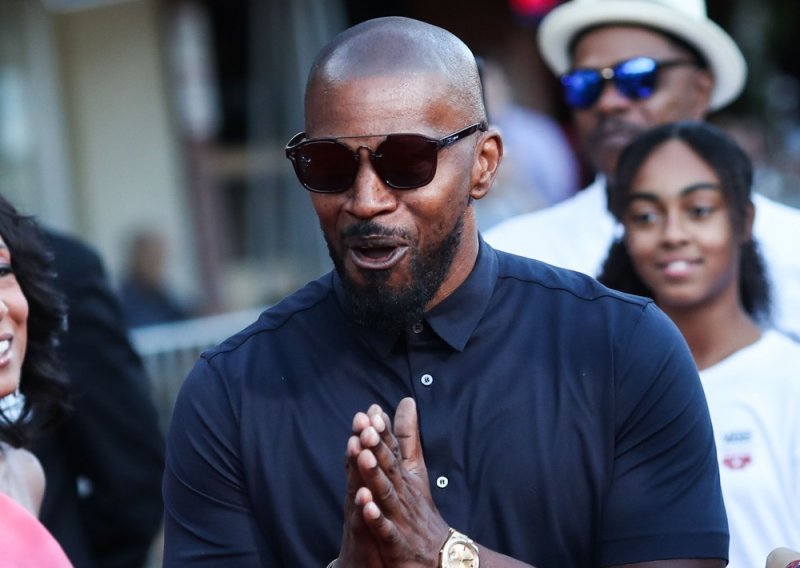 Jamie Foxx se oporavlja, ali njegovi bližnji kažu da još uvijek nije dobro