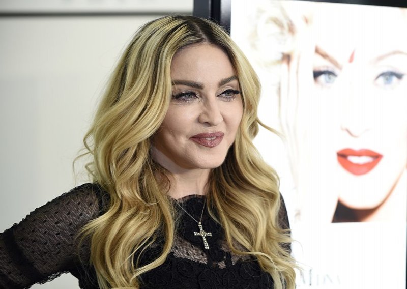 Obitelj progovorila nakon što je Madonna hitno prebačena u bolnicu s 'ozbiljnom' infekcijom