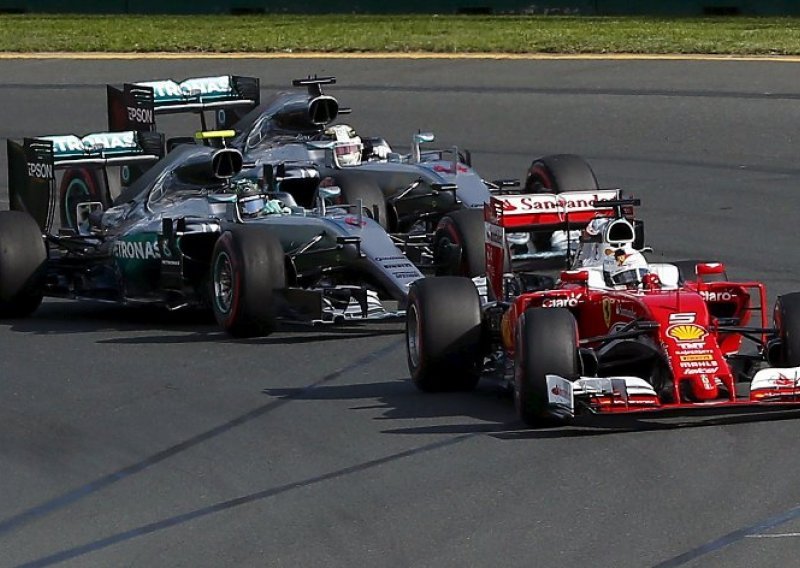 Vettel zaprijetio, Hamilton i Rosberg brzo odgovorili