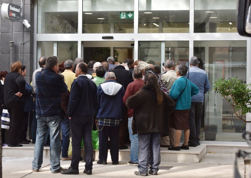 Treba li pristati na ponudu banaka o dopuštenom prekoračenju?