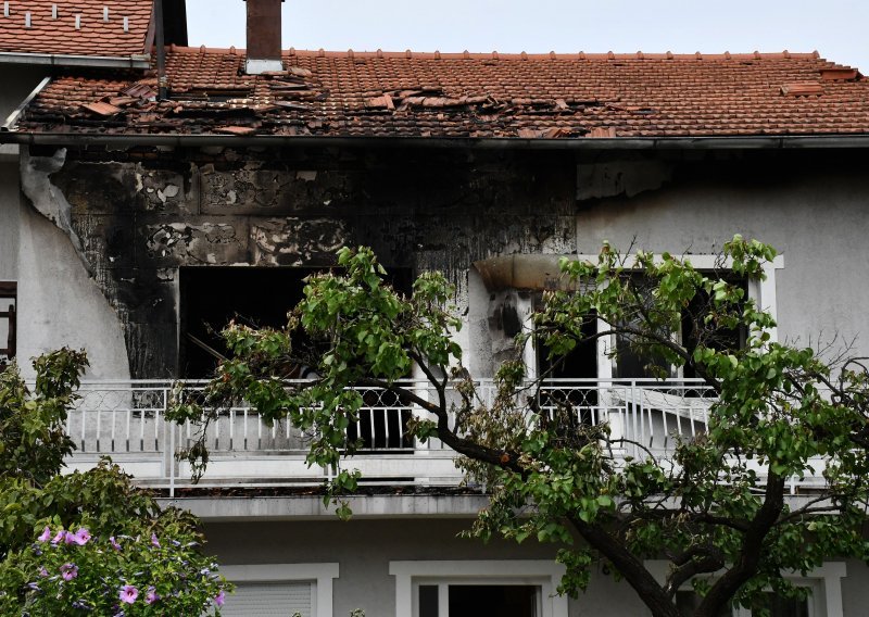 Požar spalio kat kuće u Slavonskom Brodu