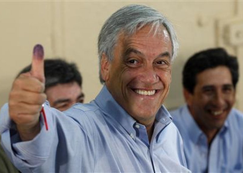 Bogataš Pinera vodi na čileanskim izborima
