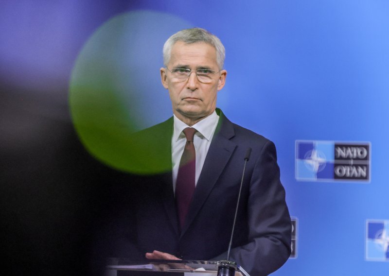 Stoltenberg ostaje na čelu NATO-a još najmanje godinu dana