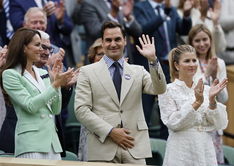 Roger Federer ovacijama dočekan u Wimbledonu; svi su se naklonili velikanu