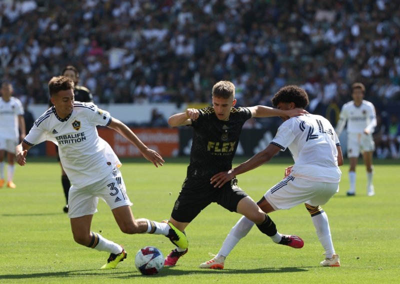 Stipe Biuk nastupio u povijesnom derbiju kojeg su odigrali Los Angeles i LA Galaxy