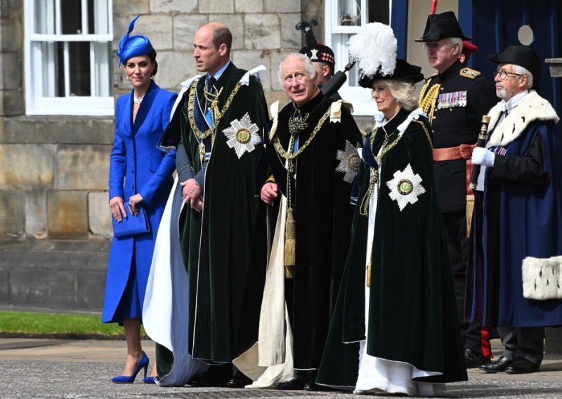 Kraljevska obitelj okupljena u Škotskoj, a Charles je govor posvetio važnoj temi