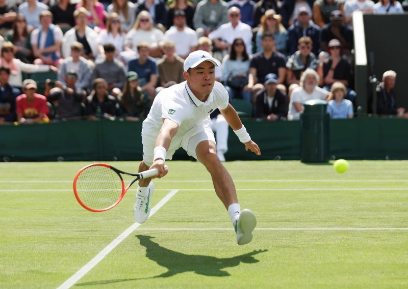 Drama u Wimbledonu, tenisaču pozlilo, a on šokirao svojom odlukom: Nevjerojatno!