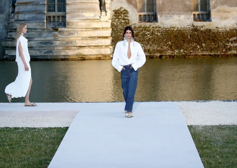 Valentino uveo ležerne komade u visoku modu, a o ovome sada svi govore