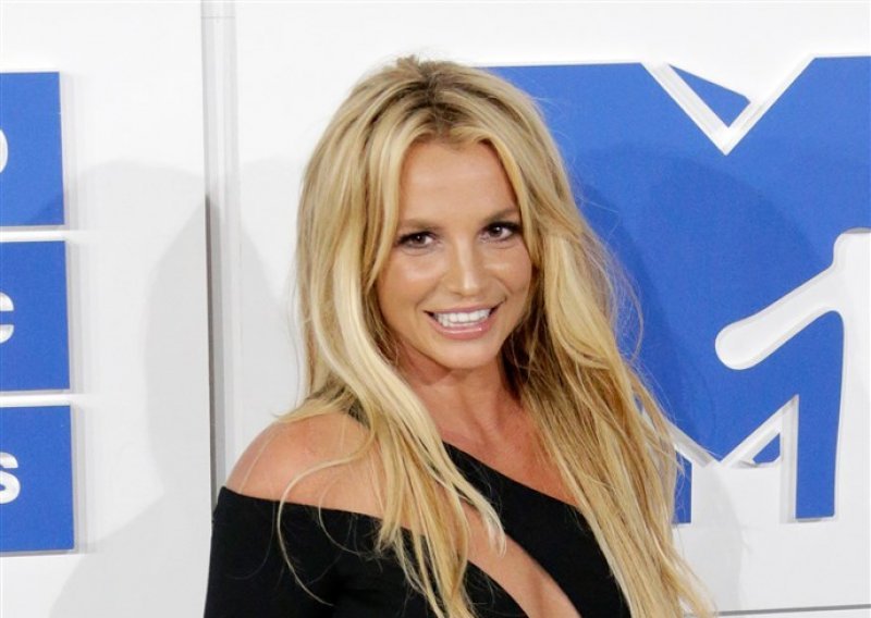 Britney Spears objavila novi projekt, a otkriva i neke šokantne detalje