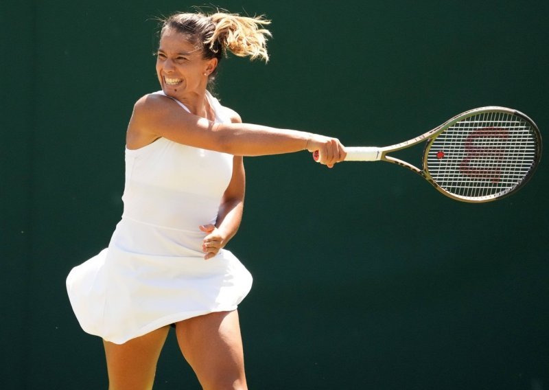 Nevjerojatne scene na Wimbledonu, srpsku tenisačicu napali leteći insekti