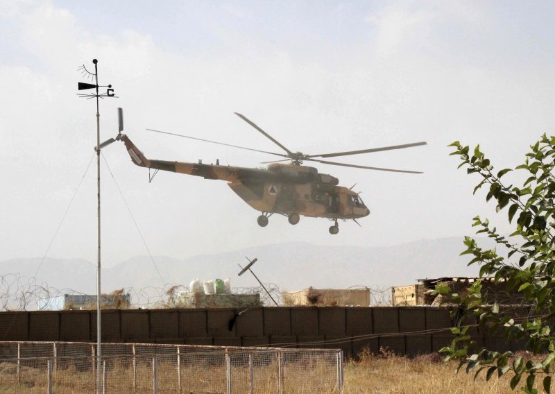 U padu helikoptera poginulo pet pripadnika NATO saveza