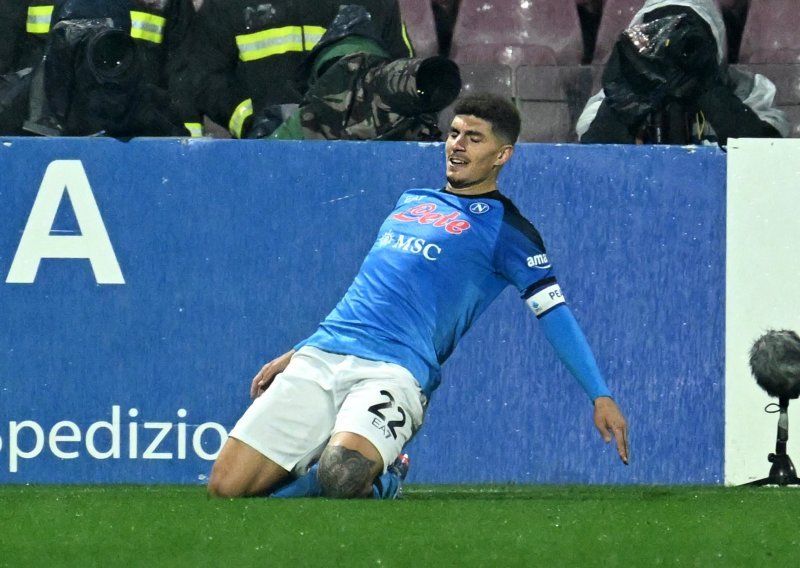 U nezaboravnoj Napolijevoj sezoni bio je kapetan; klub je povukao potez...