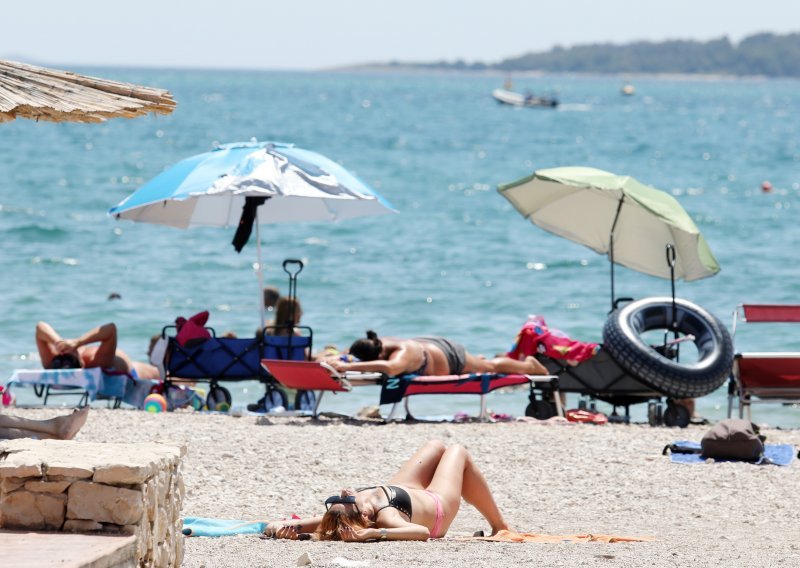 Oprez zbog vrućine: Narančasto upozorenje za dvije regije; evo kada stižu pljuskovi