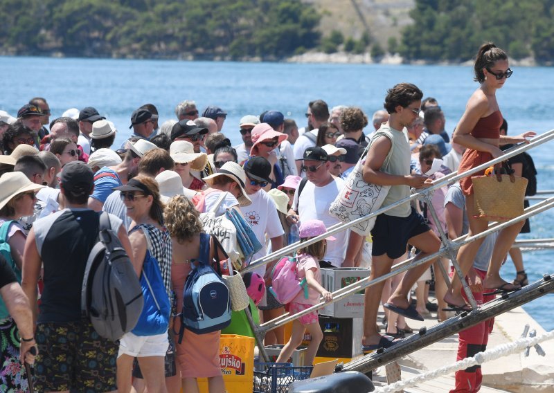 Od danas moguće interaktivno praćenje pokazatelja turizma, evo što se sve prati