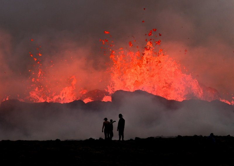 Fascinantni prizori: Vulkan kod Reykjavika erumpirao po drugi put u godinu dana