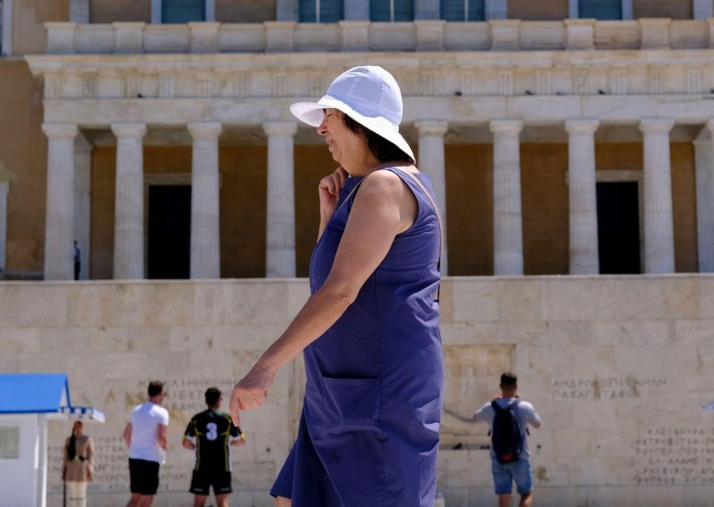 Grčka se suočava s prvim ovogodišnjim toplinskim valom, Atena očekuje 45 stupnjeva