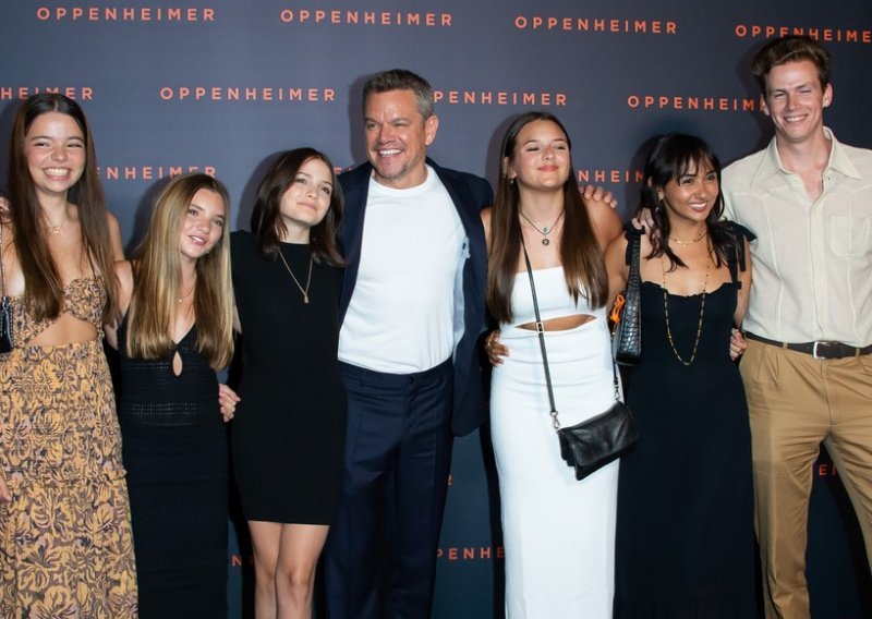 Iako obitelj skriva, Matta Damona na premijeri podržale kćeri