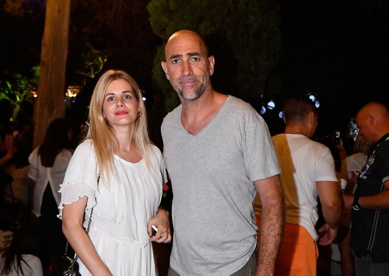 Rijetko su u javnosti: Igor Tudor sa suprugom uživao u večernjem izlasku