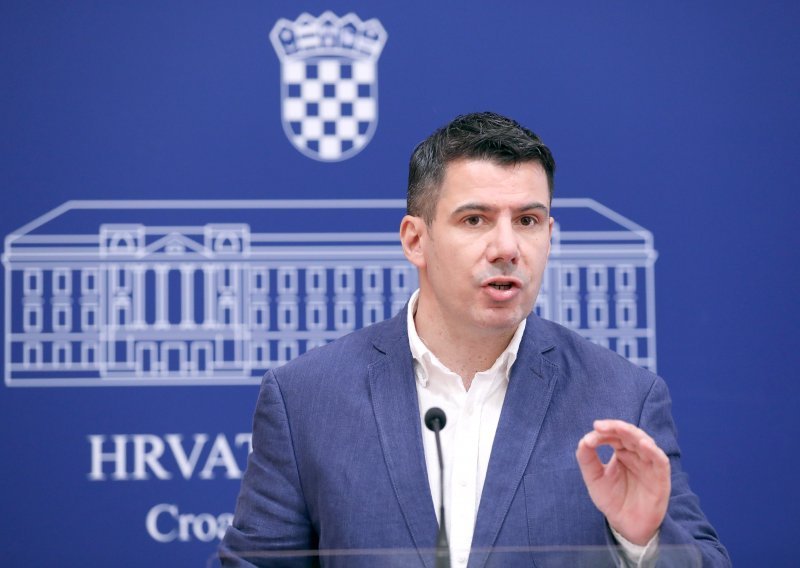 Grmoja: Plenković je svakoj obitelji kroz plinsku aferu uzeo ljetovanje