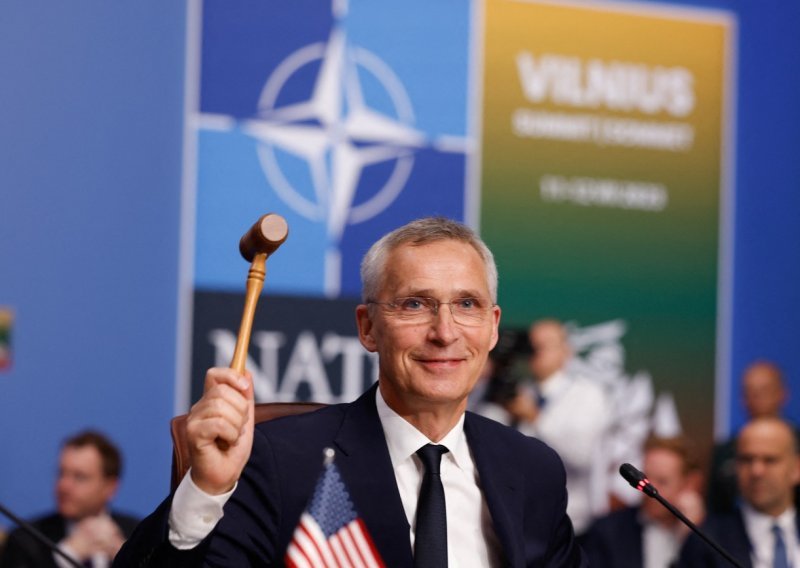 Stoltenberg: 'Ukrajinska protuofenziva napreduje, premda sporo'
