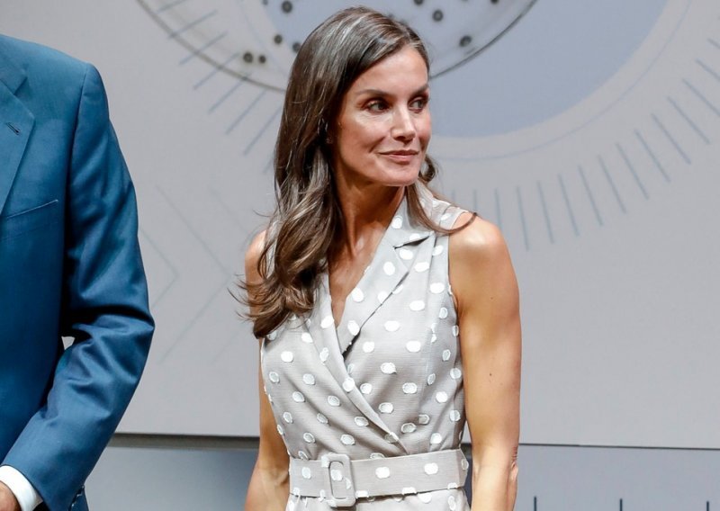 Elegantna haljina koju nosi kraljica Letizia istaknula je njezinu isklesanu figuru