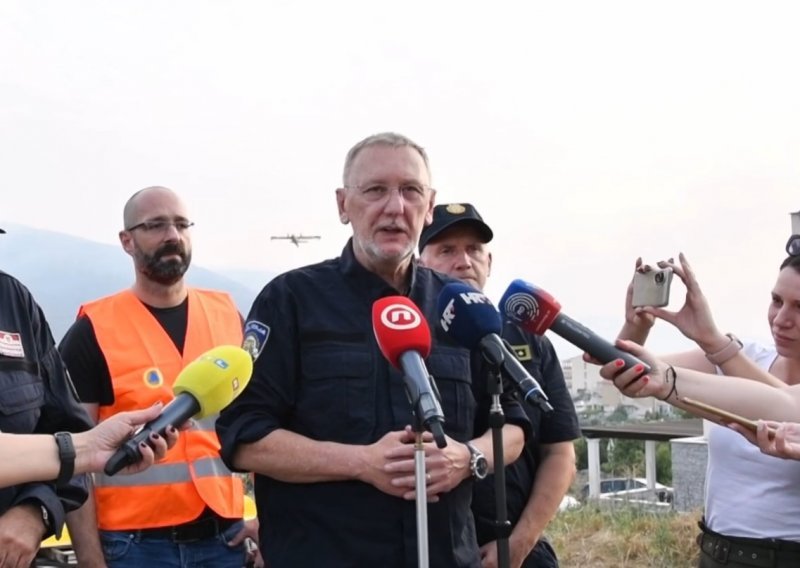 Božinović na požarištu od Šibenika: Nema žrtava, oštećeno je sedam kuća