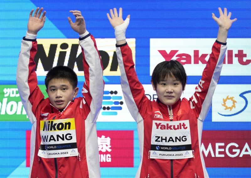 Kineski 14-godišnjak svjetski je prvak. Istina, uz pomoć pet godina starije partnerice