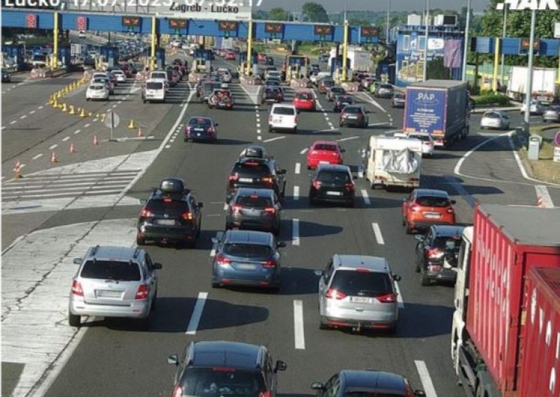 Na autocestama promet pojačan i usporen, kolona u Lučkom