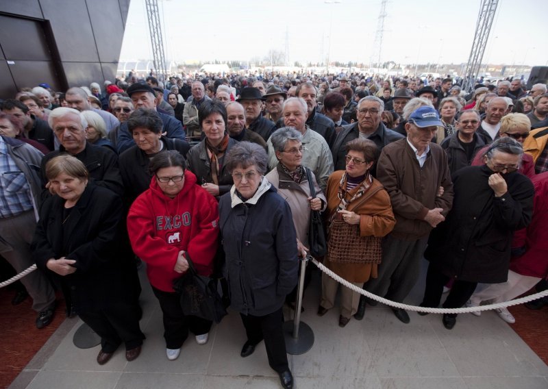 Hoće li šoping hramovi usrećiti nezaposlene Slavonce?