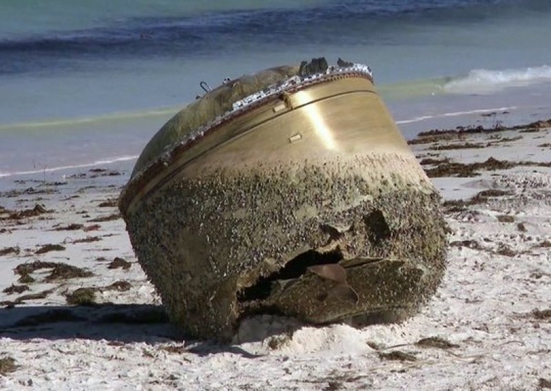 Misteriozni objekt na plaži uznemirio Australce: 'Nemojte mu prilaziti!'