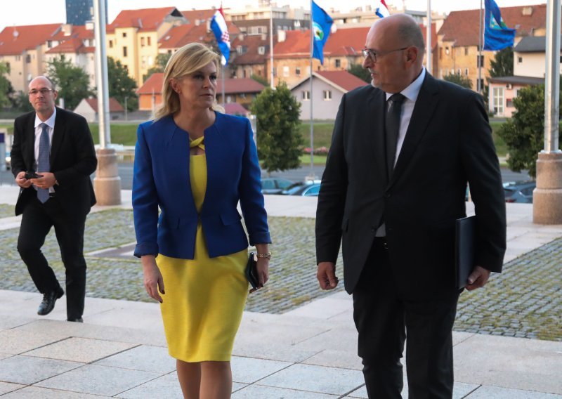 Besprijekorna elegancija: Kolinda Grabar Kitarović javila se u efektnom stajlingu