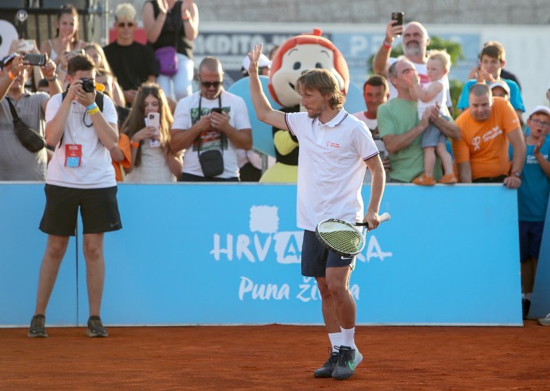 Nogometni genije Luka Modrić briljira i s reketom u ruci, a otkrio je u čemu je još dobar