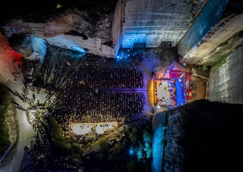 Vodimo vas na koncert grupe Kosheen u vinkuranski kamenolom