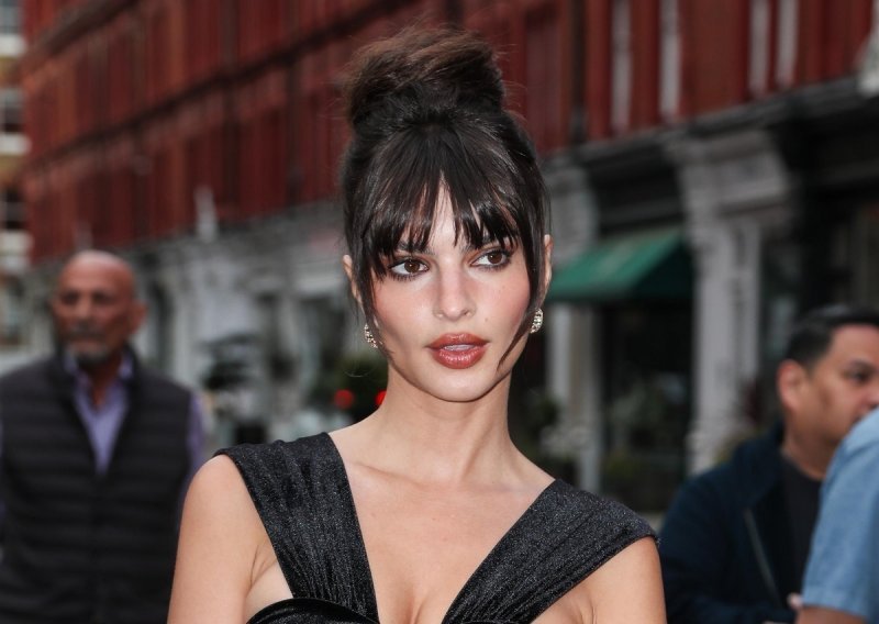 Više nije zanosna brineta: Emily Ratajkowski pohvalila se novim imidžem