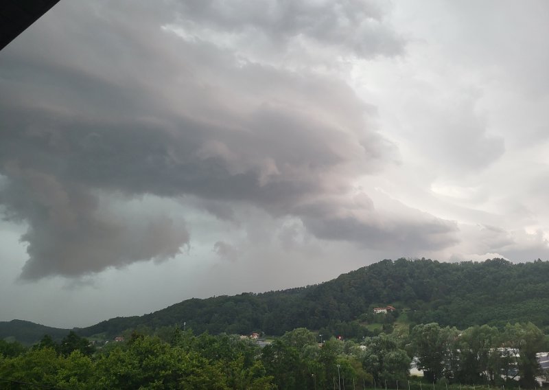 Olujno nevrijeme u Sloveniji: Jedna osoba poginula na Bledu