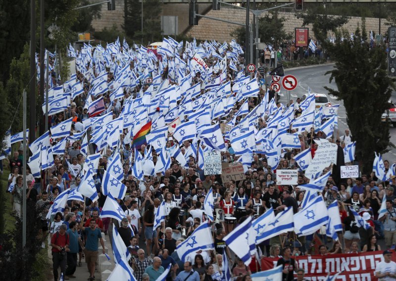 Prosvjedi bjesne, a Netanyahu uvjerava: Tražimo konsenzus o pravosudnom zakonu