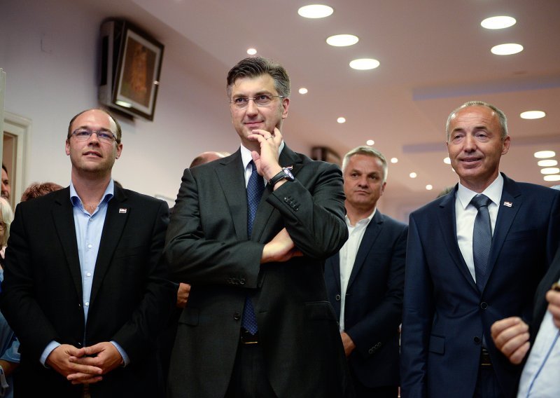 Plenković: Čvrsto stojim iza Krstičevića