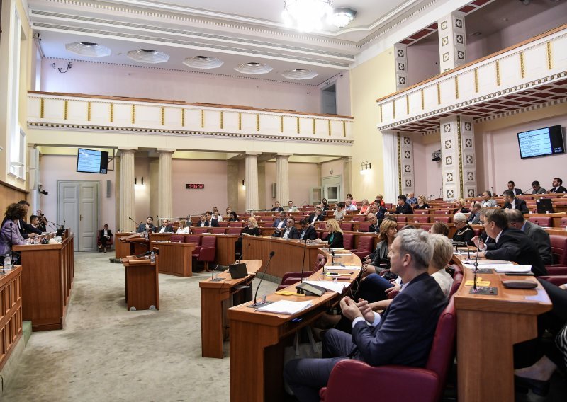 Zadnji dan izvanredne sjednice: Sabor glasa zaključcima o štrajku i HEP-u