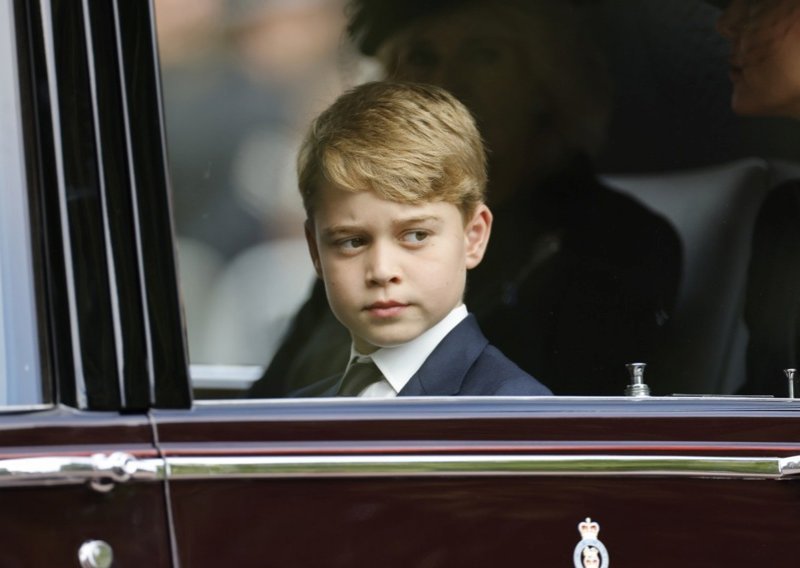 Mali princ slavi 10. rođendan: Nova Georgeova fotografija oduševila mnoge