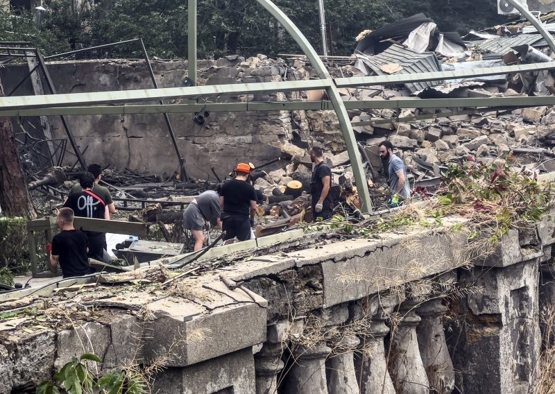 Rusi ubili četiri osobe u napadu na rodni grad Zelenskog, Ukrajinci dvije u napadu na Donjeck