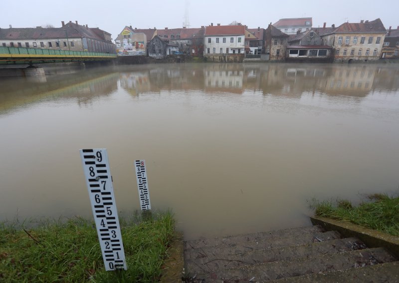 Šteta od poplava u Karlovcu procijenjena na 16,8 milijuna eura