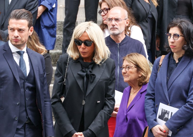 Ulice Pariza u znaku Jane Birkin; Brigitte Macron predvodila poznate na oproštaju od ikone
